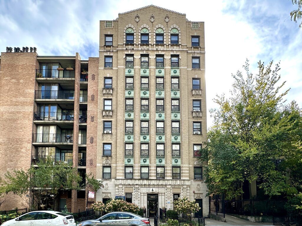 661 W Sheridan Road 506, Chicago, IL 60613