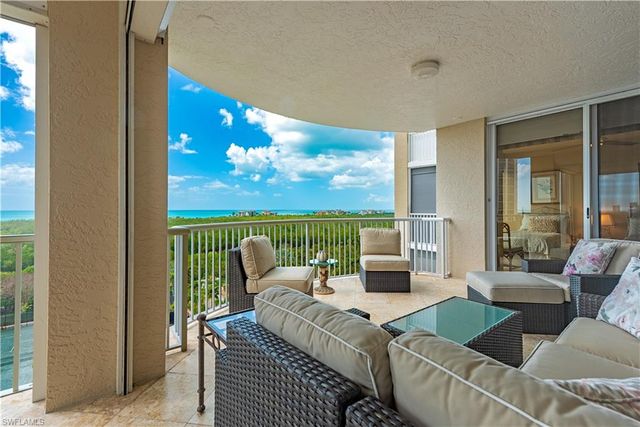 7117 Pelican Bay BLVD 701, Naples, FL 34108