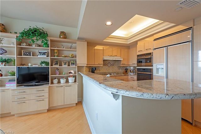 7117 Pelican Bay BLVD 701, Naples, FL 34108