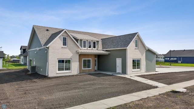 4295 Bristlecone Loop S, Fargo, ND 58104