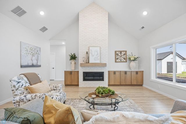 4295 Bristlecone Loop S, Fargo, ND 58104