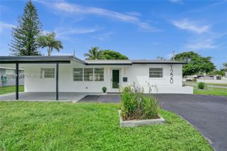 1220 NE 8th St, Pompano Beach, FL 33060