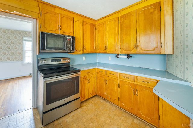 733 Oakville Road, Appomattox, VA 24522