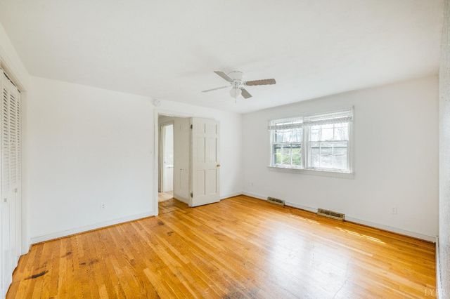 733 Oakville Road, Appomattox, VA 24522