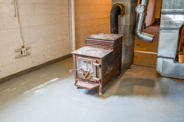 733 Oakville Road, Appomattox, VA 24522