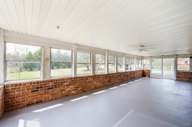 733 Oakville Road, Appomattox, VA 24522