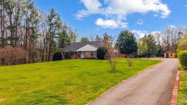 733 Oakville Road, Appomattox, VA 24522