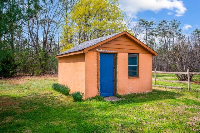 733 Oakville Road, Appomattox, VA 24522