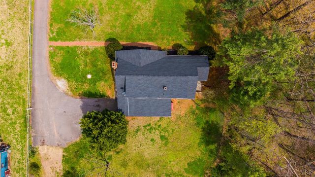 733 Oakville Road, Appomattox, VA 24522