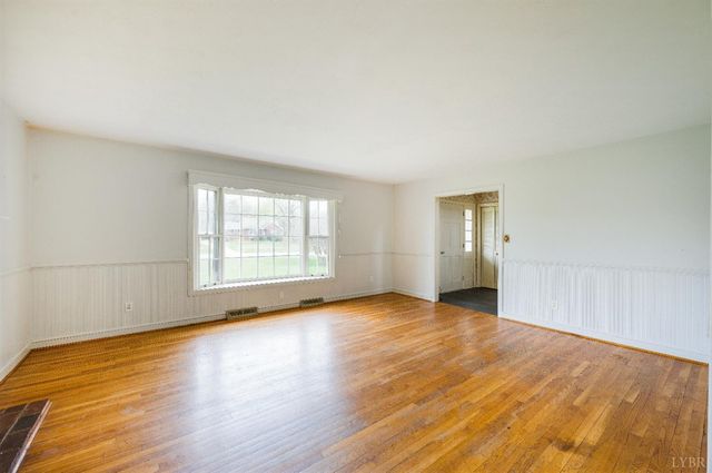 733 Oakville Road, Appomattox, VA 24522