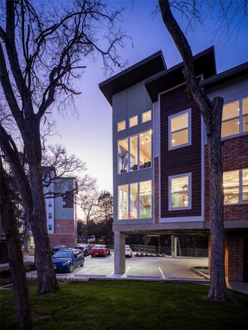 1800 Ih-35 Svrd, Austin, TX 78704