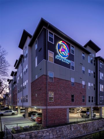 1800 Ih-35 Svrd, Austin, TX 78704