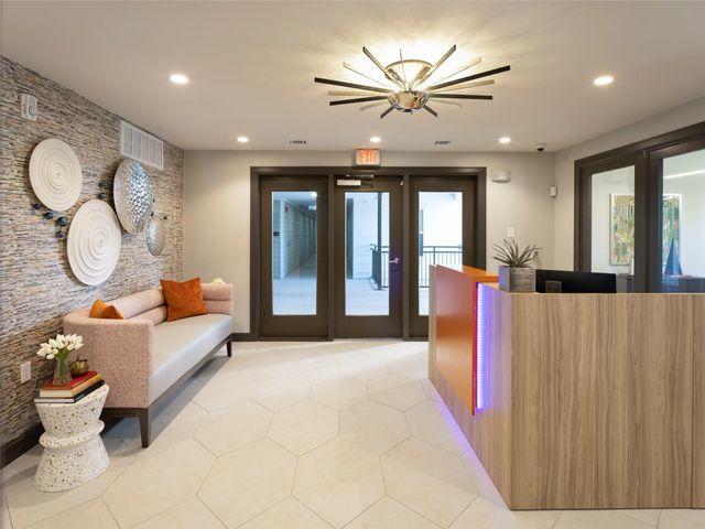 1800 Ih-35 Svrd, Austin, TX 78704