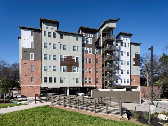 1800 Ih-35 Svrd, Austin, TX 78704