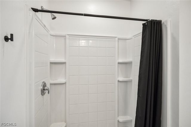 3421 Cancun CT, Cape Coral, FL 33909