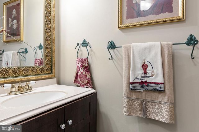 414 S BARRINGTON CT, Newark, DE 19702