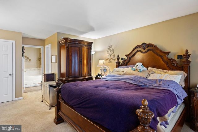 414 S BARRINGTON CT, Newark, DE 19702