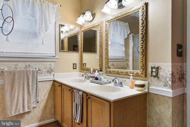 414 S BARRINGTON CT, Newark, DE 19702