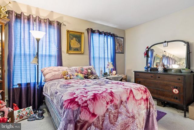 414 S BARRINGTON CT, Newark, DE 19702