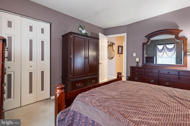 414 S BARRINGTON CT, Newark, DE 19702