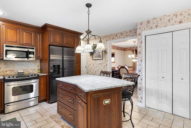 414 S BARRINGTON CT, Newark, DE 19702