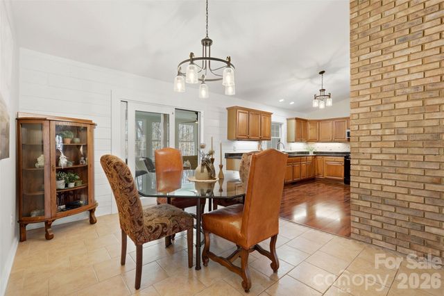 2614 Forest Lawn Drive, Matthews, NC 28104