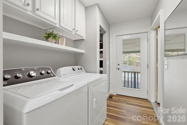 2614 Forest Lawn Drive, Matthews, NC 28104