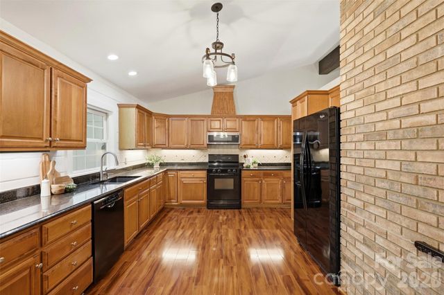 2614 Forest Lawn Drive, Matthews, NC 28104