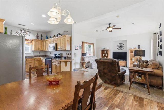 2121 N 114 Terrace, Kansas City, KS 66109