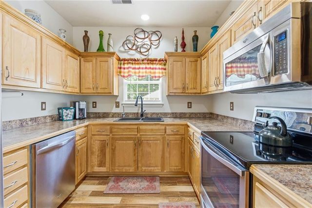 2121 N 114 Terrace, Kansas City, KS 66109