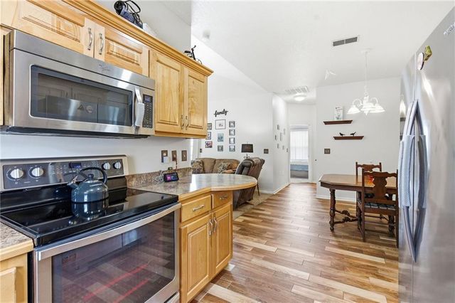 2121 N 114 Terrace, Kansas City, KS 66109