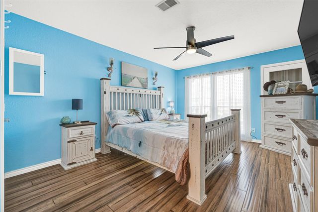 772 Marlin Street, Hitchcock, TX 77563