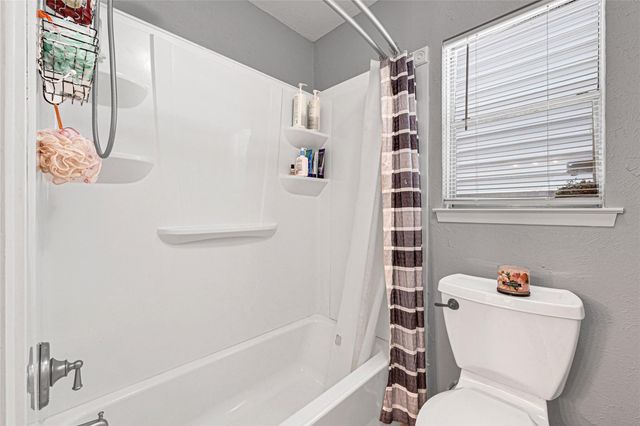 772 Marlin Street, Hitchcock, TX 77563