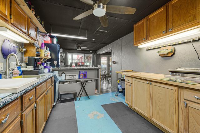 772 Marlin Street, Hitchcock, TX 77563