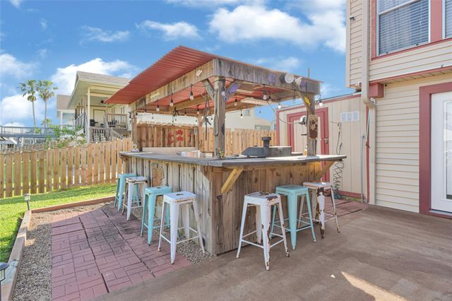 772 Marlin Street, Hitchcock, TX 77563