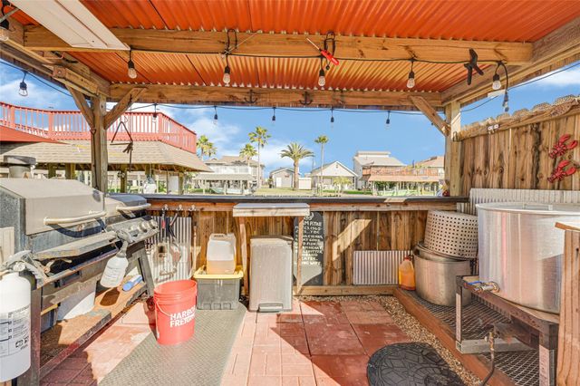 772 Marlin Street, Hitchcock, TX 77563
