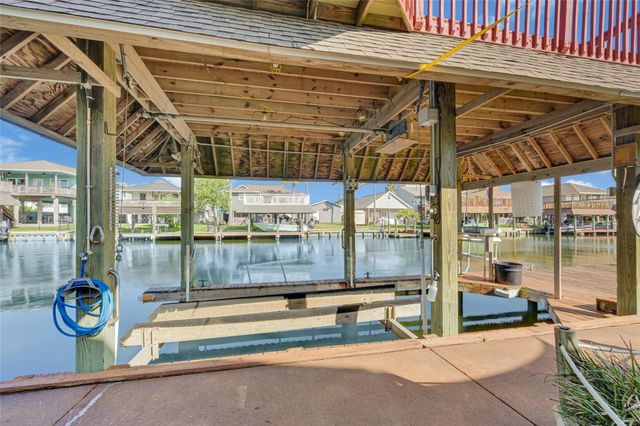 772 Marlin Street, Hitchcock, TX 77563