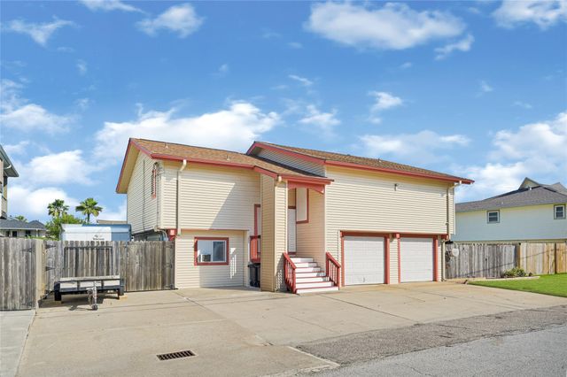 772 Marlin Street, Hitchcock, TX 77563