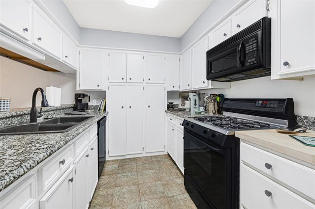 772 Marlin Street, Hitchcock, TX 77563