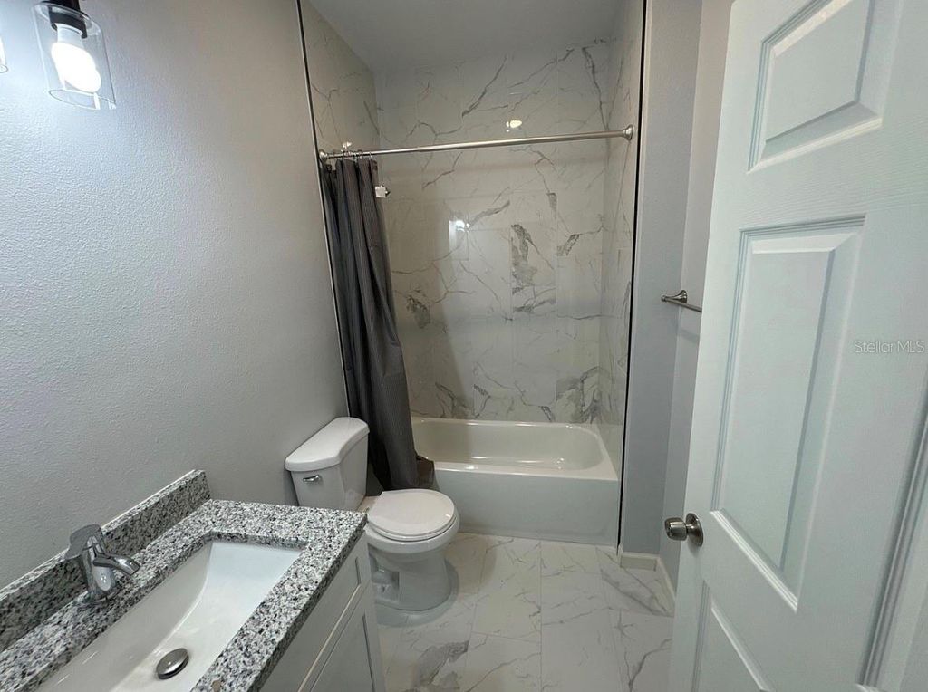 Image 7 of property listing at 1226 36TH STREET, Orlando, FL 32805