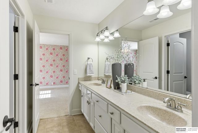 19273 Williams Street, Omaha, NE 68130