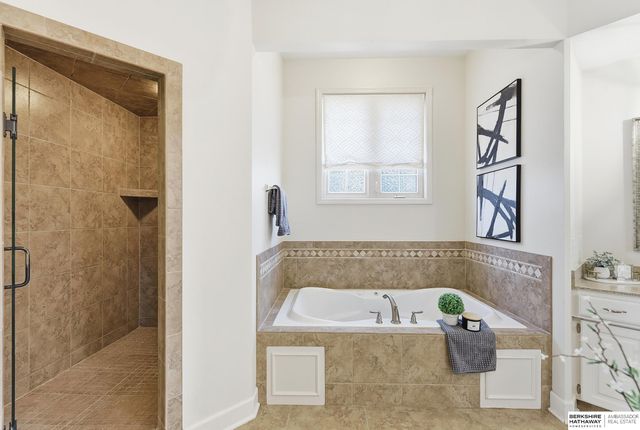 19273 Williams Street, Omaha, NE 68130