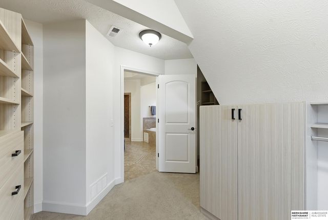 19273 Williams Street, Omaha, NE 68130