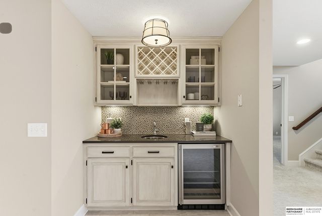 19273 Williams Street, Omaha, NE 68130