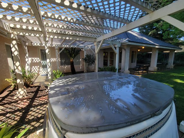 819 E Woodhaven Lane, Fresno, CA 93720