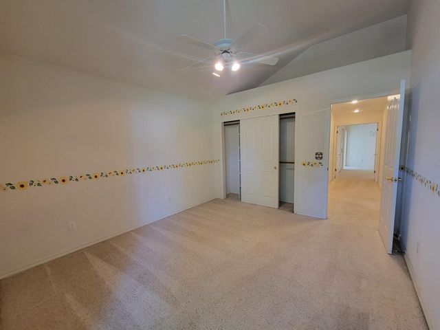 819 E Woodhaven Lane, Fresno, CA 93720