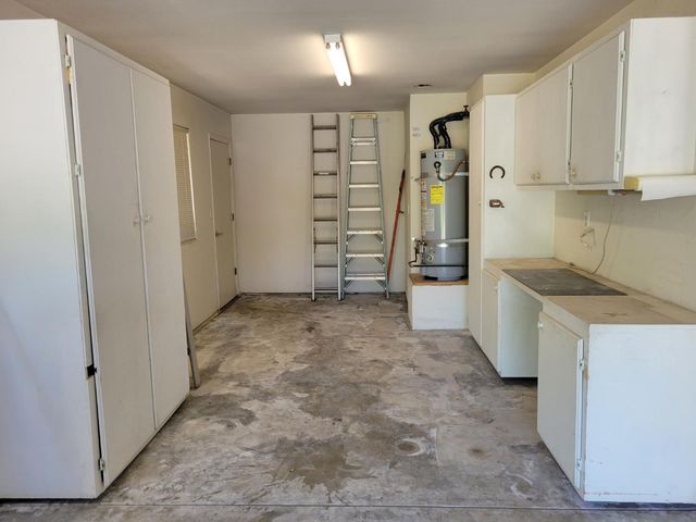 819 E Woodhaven Lane, Fresno, CA 93720