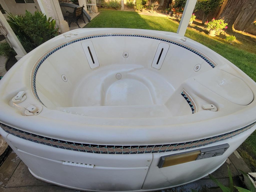 Image 35 of property listing at 819 E Woodhaven Lane, Fresno, CA 93720