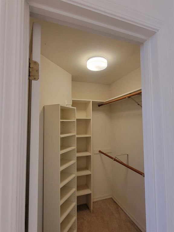 Image 53 of property listing at 819 E Woodhaven Lane, Fresno, CA 93720