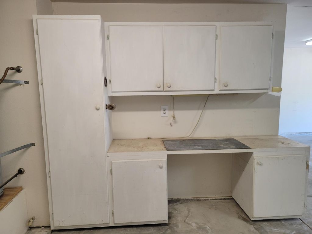 Image 66 of property listing at 819 E Woodhaven Lane, Fresno, CA 93720